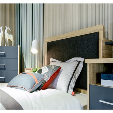 How to arrange items on a children's bed side table?
